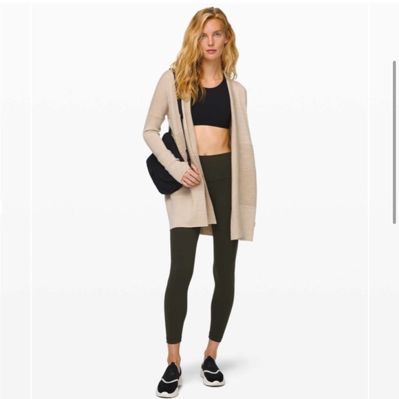 Lululemon Sit in Lotus Wrap - Picture 4 of 15